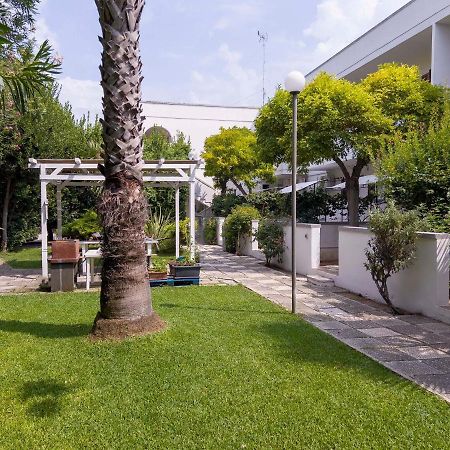 Residence Borgo Latino- Localo Torre dell'Orso Luaran gambar