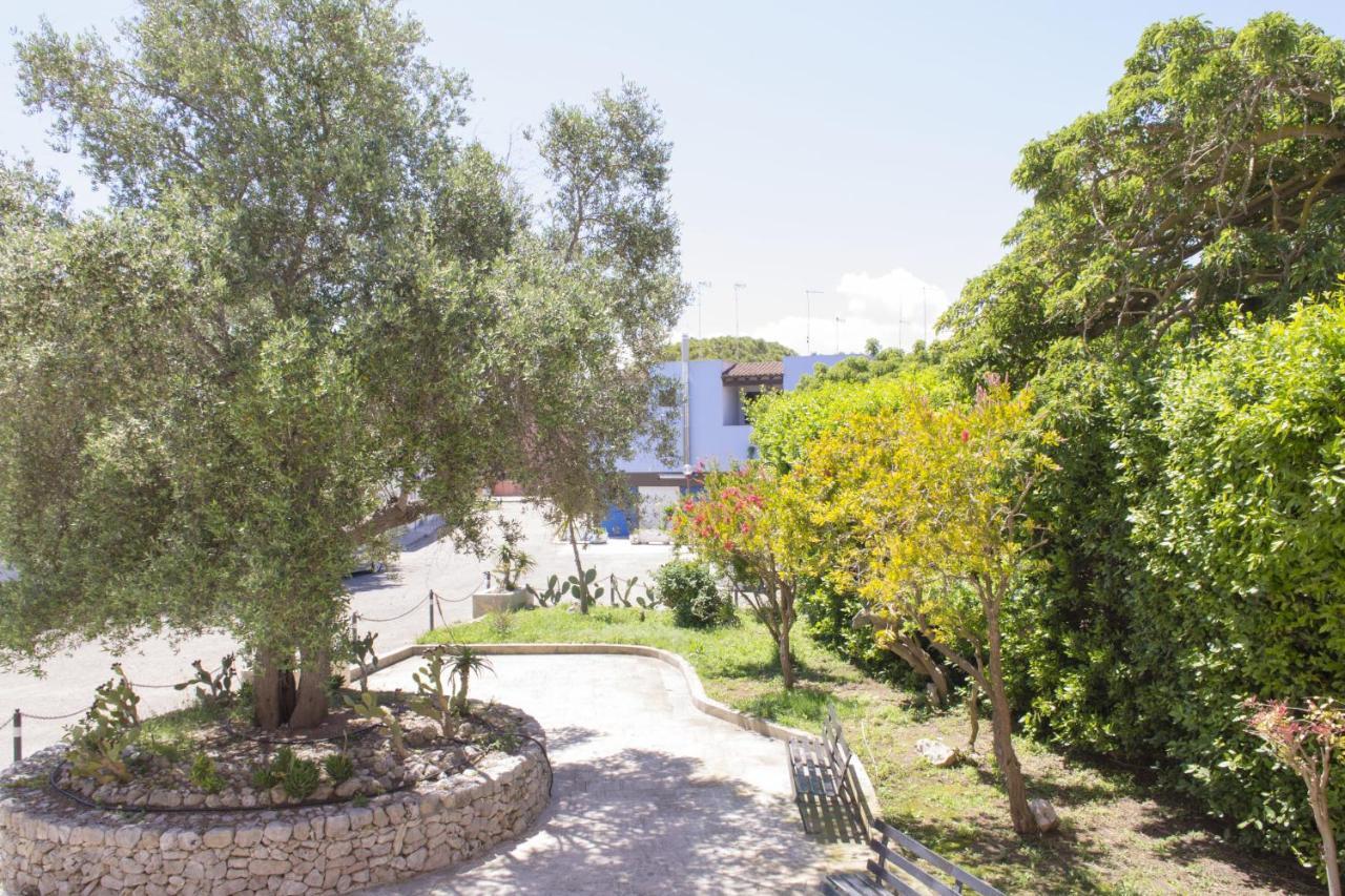 Residence Borgo Latino- Localo Torre dell'Orso Luaran gambar